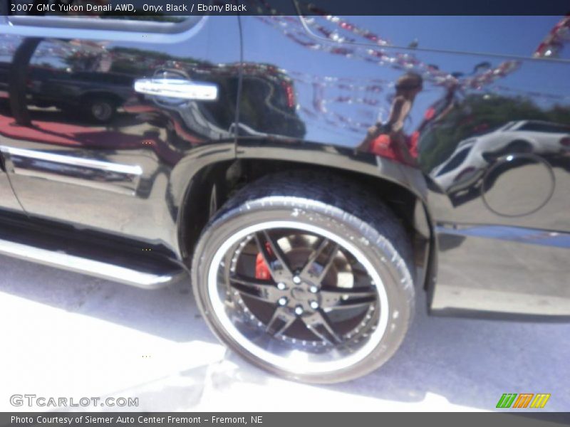 Onyx Black / Ebony Black 2007 GMC Yukon Denali AWD