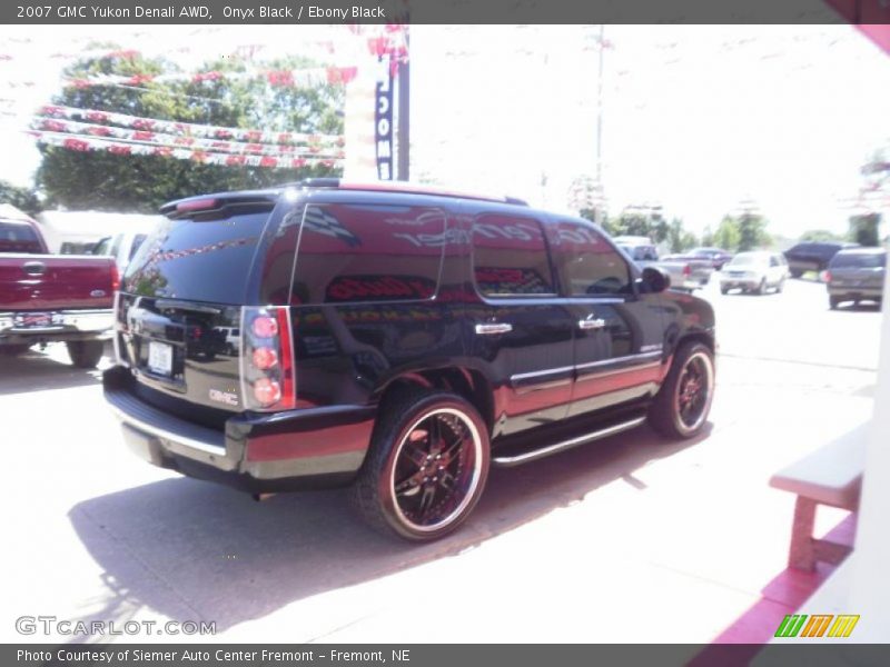 Onyx Black / Ebony Black 2007 GMC Yukon Denali AWD