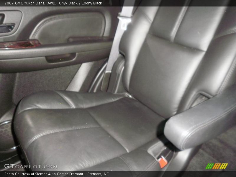 Onyx Black / Ebony Black 2007 GMC Yukon Denali AWD