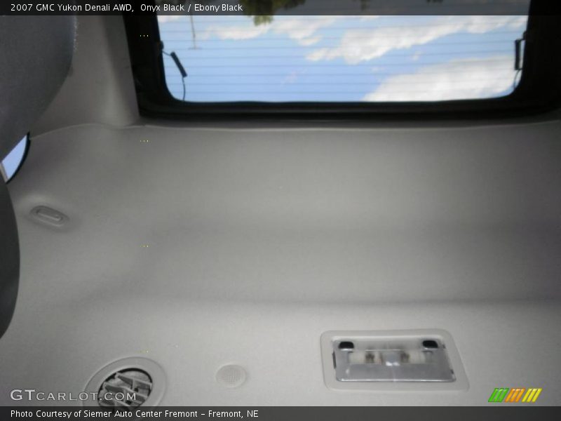 Onyx Black / Ebony Black 2007 GMC Yukon Denali AWD