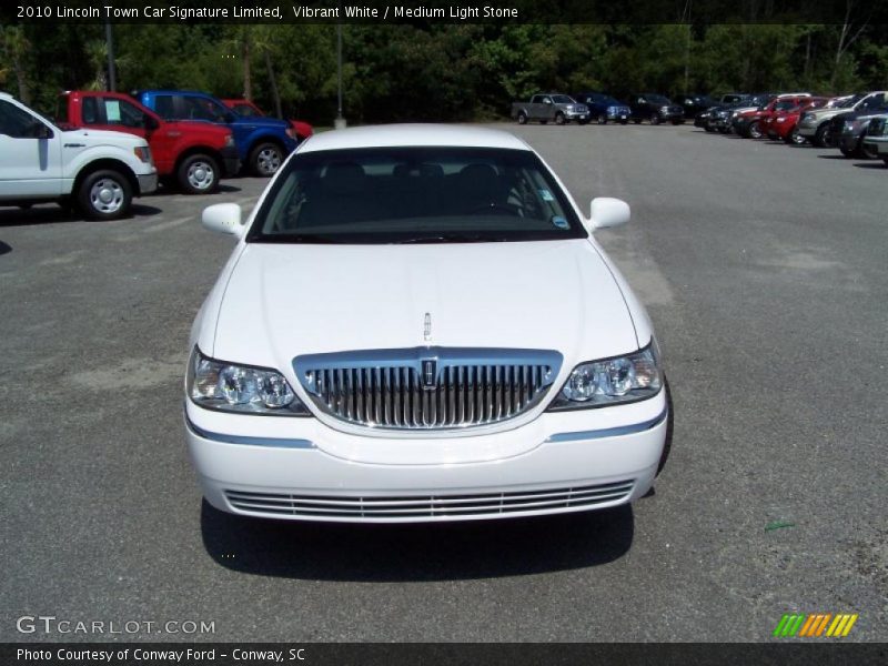 Vibrant White / Medium Light Stone 2010 Lincoln Town Car Signature Limited