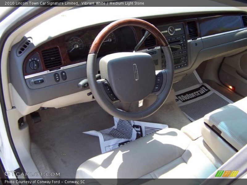 Vibrant White / Medium Light Stone 2010 Lincoln Town Car Signature Limited