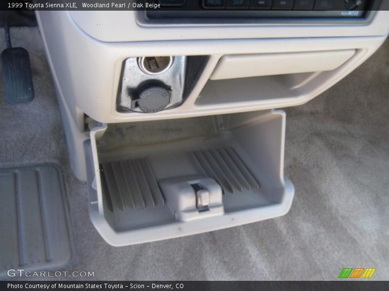 Woodland Pearl / Oak Beige 1999 Toyota Sienna XLE