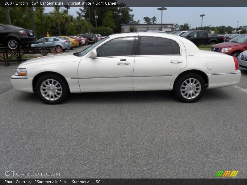 Vibrant White / Light Camel 2007 Lincoln Town Car Signature