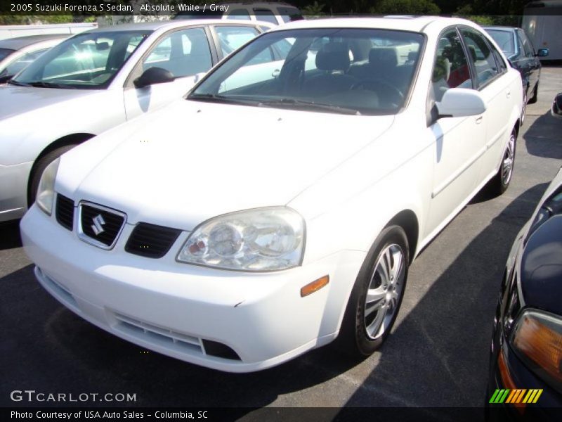 Absolute White / Gray 2005 Suzuki Forenza S Sedan