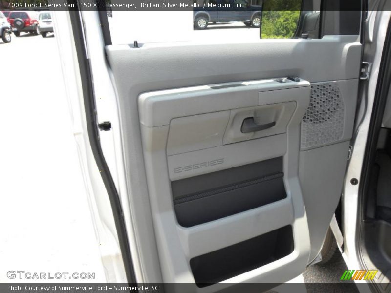 Brilliant Silver Metallic / Medium Flint 2009 Ford E Series Van E150 XLT Passenger