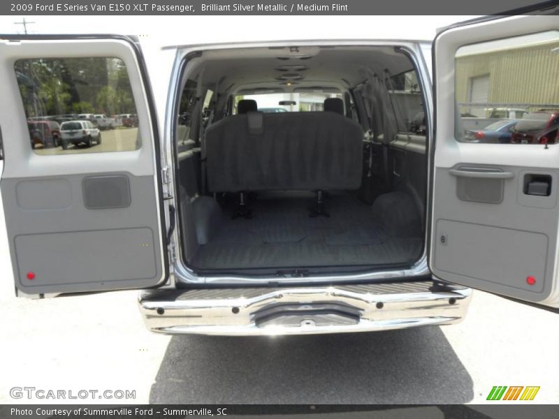 Brilliant Silver Metallic / Medium Flint 2009 Ford E Series Van E150 XLT Passenger