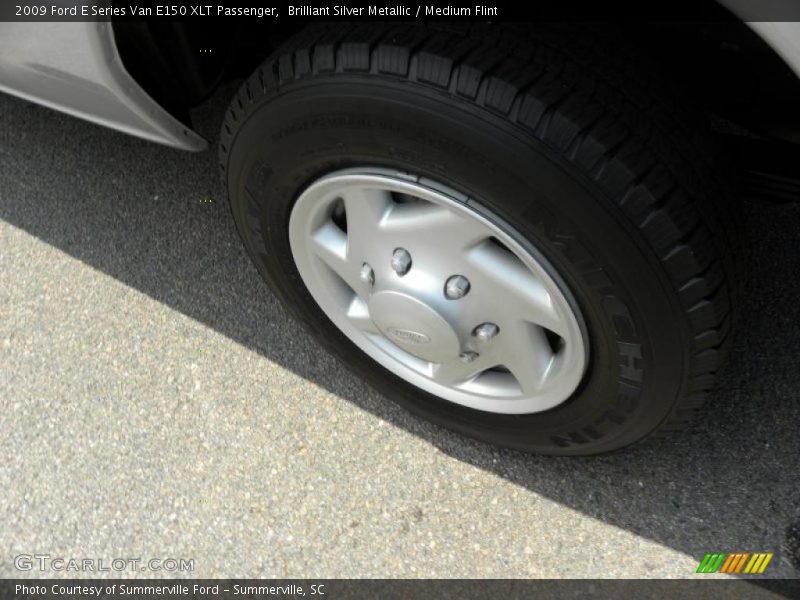 Brilliant Silver Metallic / Medium Flint 2009 Ford E Series Van E150 XLT Passenger