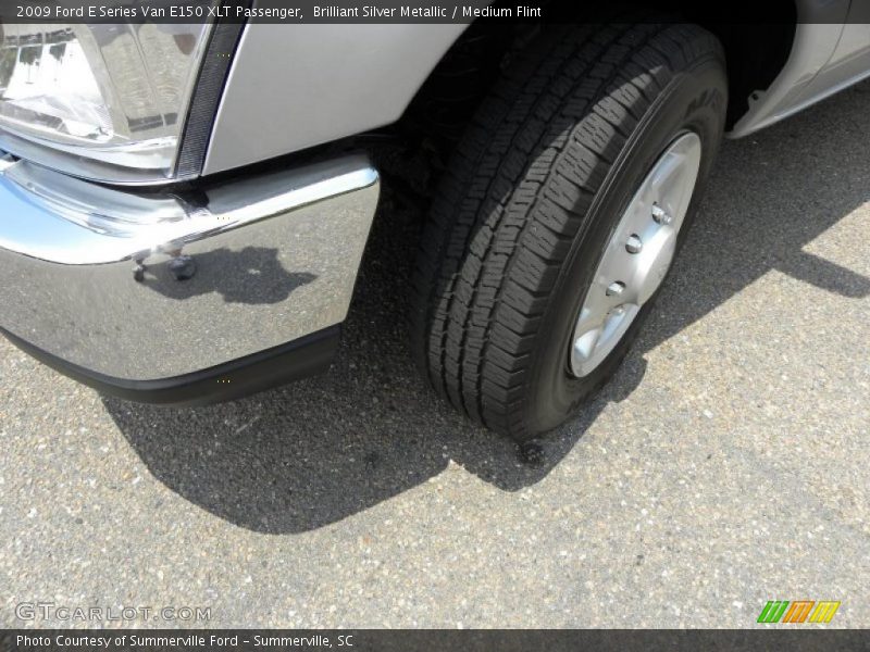 Brilliant Silver Metallic / Medium Flint 2009 Ford E Series Van E150 XLT Passenger