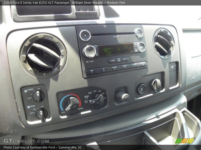 Brilliant Silver Metallic / Medium Flint 2009 Ford E Series Van E150 XLT Passenger