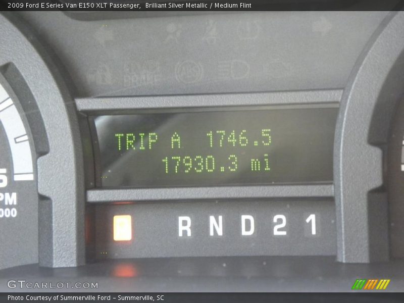 Brilliant Silver Metallic / Medium Flint 2009 Ford E Series Van E150 XLT Passenger
