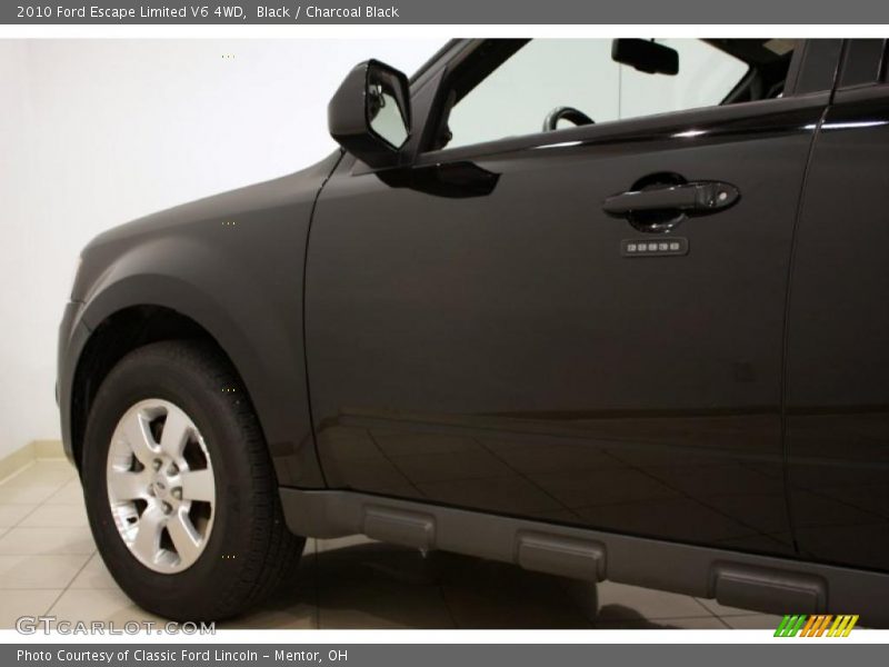Black / Charcoal Black 2010 Ford Escape Limited V6 4WD