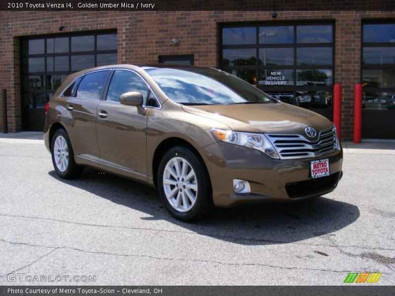 Golden Umber Mica / Ivory 2010 Toyota Venza I4