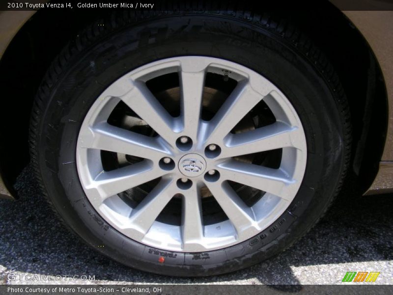 Golden Umber Mica / Ivory 2010 Toyota Venza I4