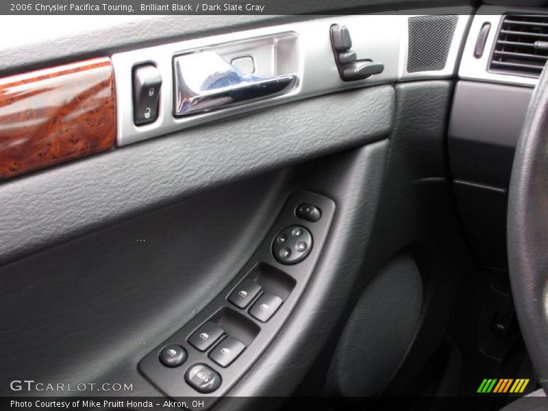 Brilliant Black / Dark Slate Gray 2006 Chrysler Pacifica Touring