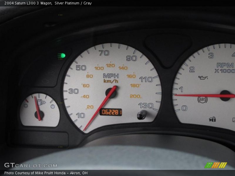 Silver Platinum / Gray 2004 Saturn L300 3 Wagon