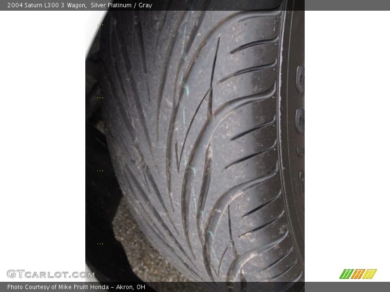 Silver Platinum / Gray 2004 Saturn L300 3 Wagon