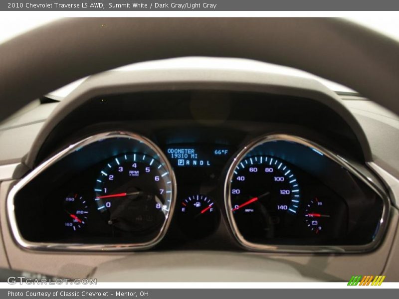 Summit White / Dark Gray/Light Gray 2010 Chevrolet Traverse LS AWD