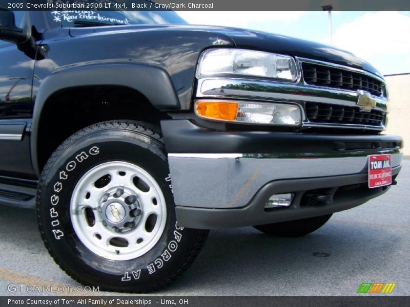 Black / Gray/Dark Charcoal 2005 Chevrolet Suburban 2500 LT 4x4