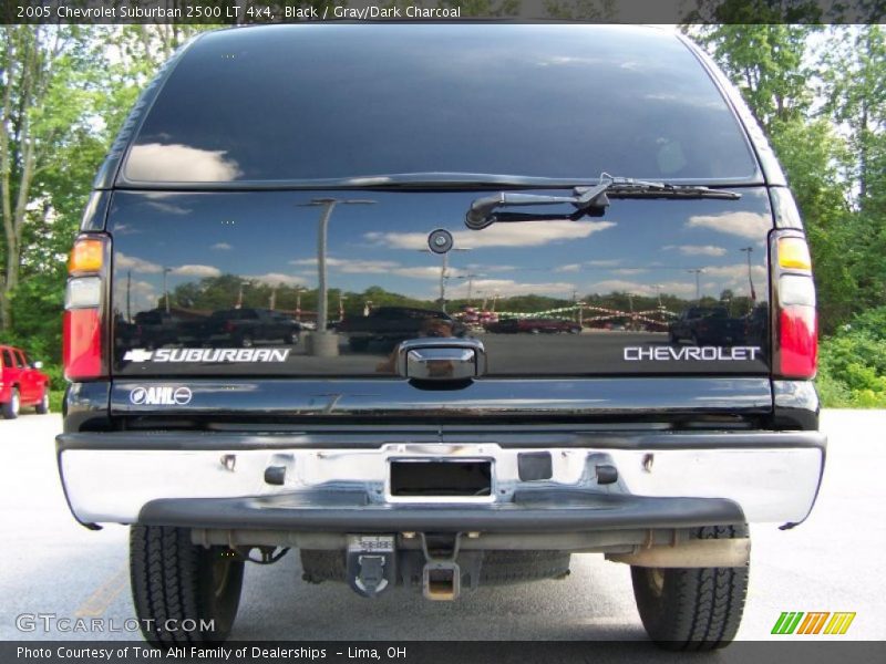 Black / Gray/Dark Charcoal 2005 Chevrolet Suburban 2500 LT 4x4