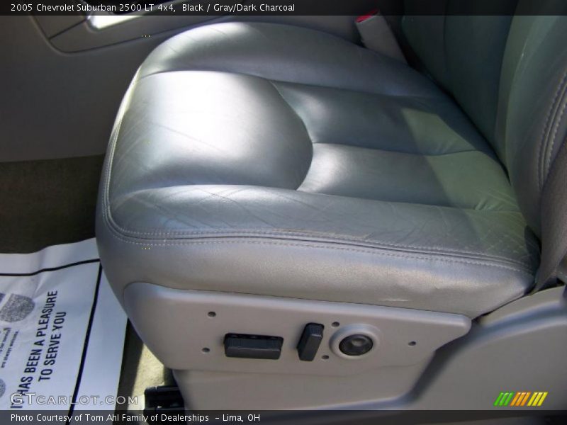 Black / Gray/Dark Charcoal 2005 Chevrolet Suburban 2500 LT 4x4