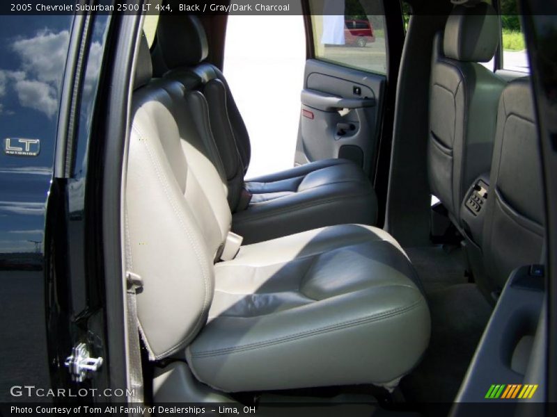 Black / Gray/Dark Charcoal 2005 Chevrolet Suburban 2500 LT 4x4