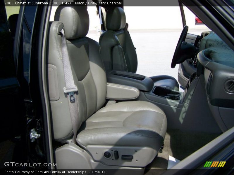 Black / Gray/Dark Charcoal 2005 Chevrolet Suburban 2500 LT 4x4