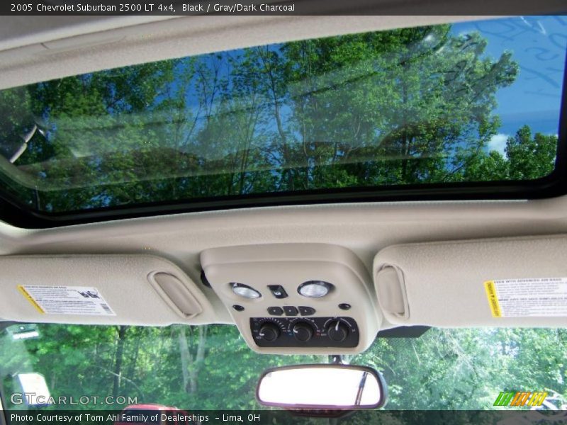 Black / Gray/Dark Charcoal 2005 Chevrolet Suburban 2500 LT 4x4
