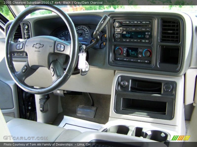 Black / Gray/Dark Charcoal 2005 Chevrolet Suburban 2500 LT 4x4
