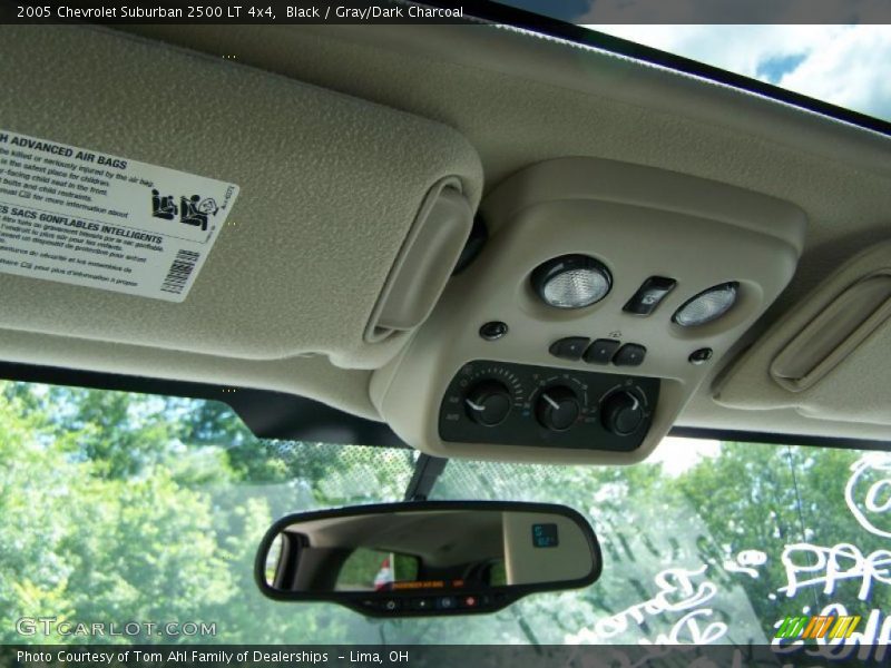Black / Gray/Dark Charcoal 2005 Chevrolet Suburban 2500 LT 4x4