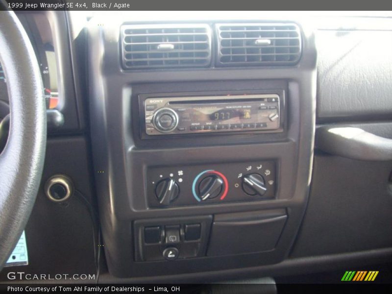 Black / Agate 1999 Jeep Wrangler SE 4x4