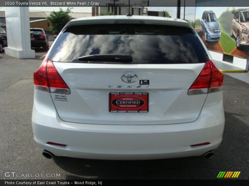 Blizzard White Pearl / Gray 2010 Toyota Venza V6