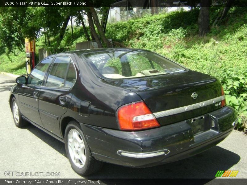 Super Black / Blond 2000 Nissan Altima GLE