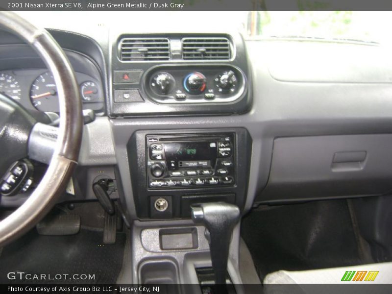 Alpine Green Metallic / Dusk Gray 2001 Nissan Xterra SE V6