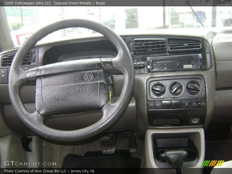 Sequoia Green Metallic / Beige 1995 Volkswagen Jetta GLS