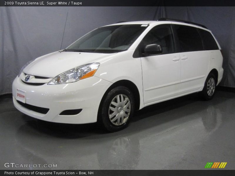 Super White / Taupe 2009 Toyota Sienna LE