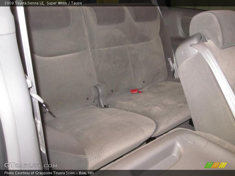 Super White / Taupe 2009 Toyota Sienna LE