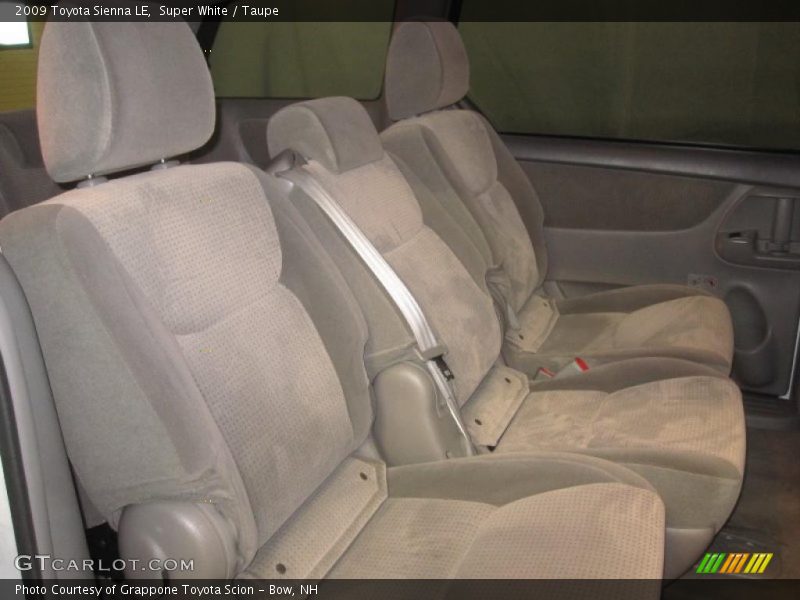 Super White / Taupe 2009 Toyota Sienna LE