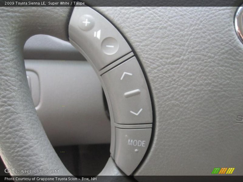 Super White / Taupe 2009 Toyota Sienna LE