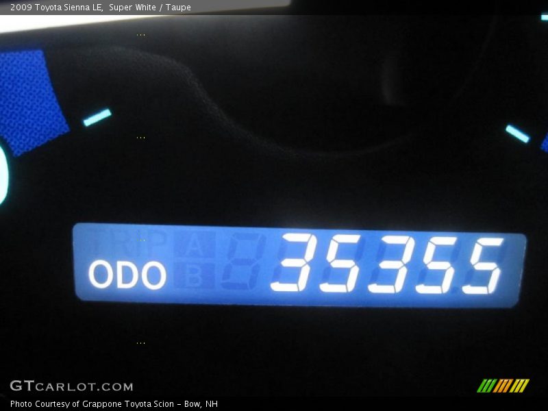 Super White / Taupe 2009 Toyota Sienna LE