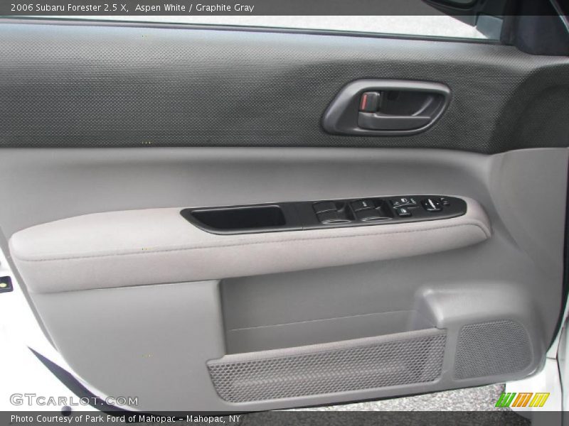 Aspen White / Graphite Gray 2006 Subaru Forester 2.5 X
