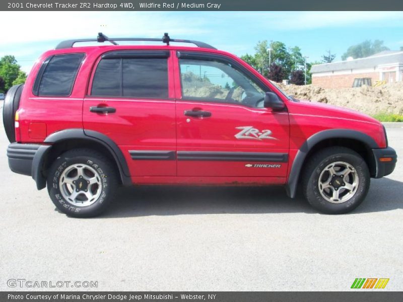 Wildfire Red / Medium Gray 2001 Chevrolet Tracker ZR2 Hardtop 4WD