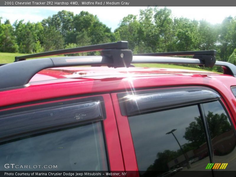 Wildfire Red / Medium Gray 2001 Chevrolet Tracker ZR2 Hardtop 4WD
