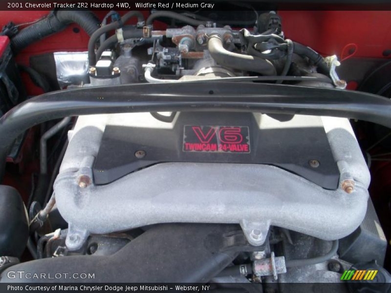 Wildfire Red / Medium Gray 2001 Chevrolet Tracker ZR2 Hardtop 4WD