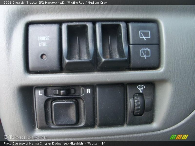 Wildfire Red / Medium Gray 2001 Chevrolet Tracker ZR2 Hardtop 4WD