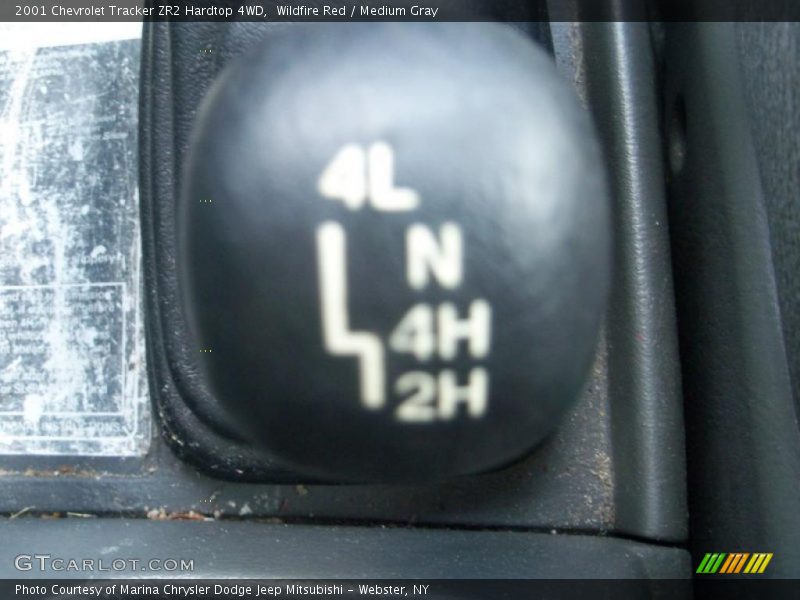Wildfire Red / Medium Gray 2001 Chevrolet Tracker ZR2 Hardtop 4WD