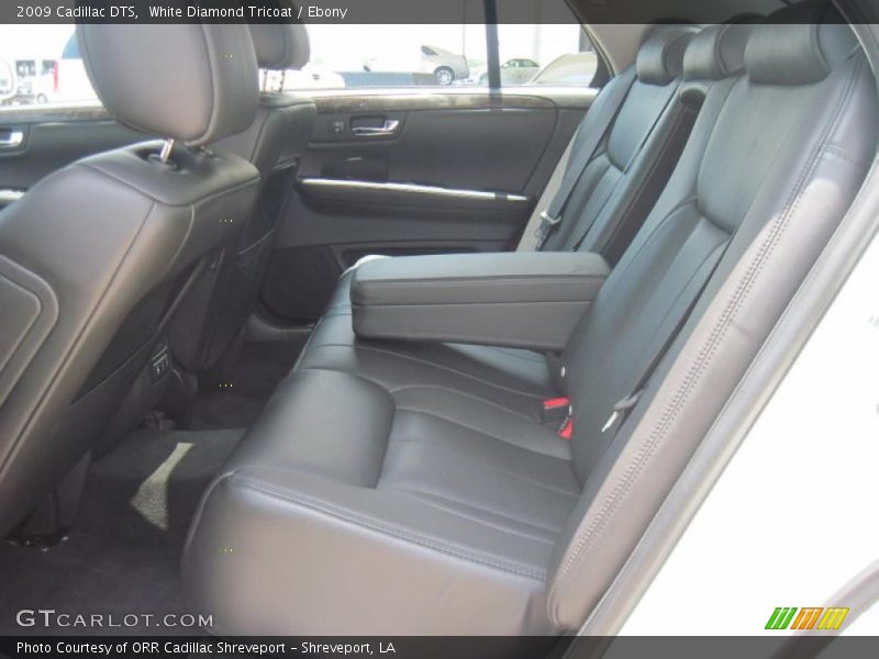 White Diamond Tricoat / Ebony 2009 Cadillac DTS