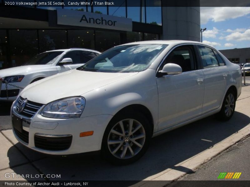 Candy White / Titan Black 2010 Volkswagen Jetta SE Sedan