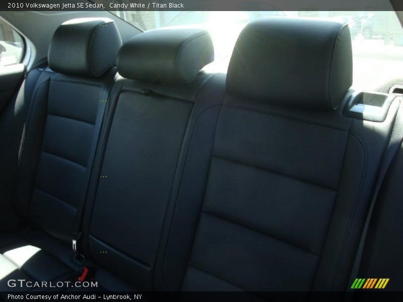 Candy White / Titan Black 2010 Volkswagen Jetta SE Sedan