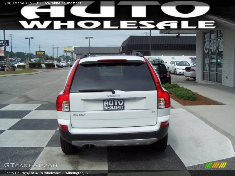 Ice White / Sandstone 2008 Volvo XC90 3.2
